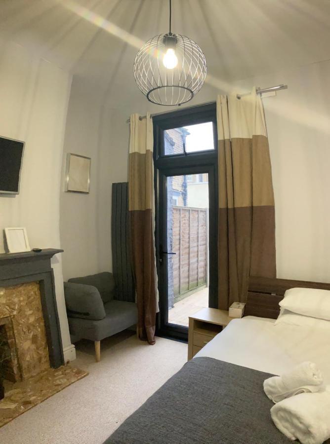 Cozy Private Room London Exterior photo